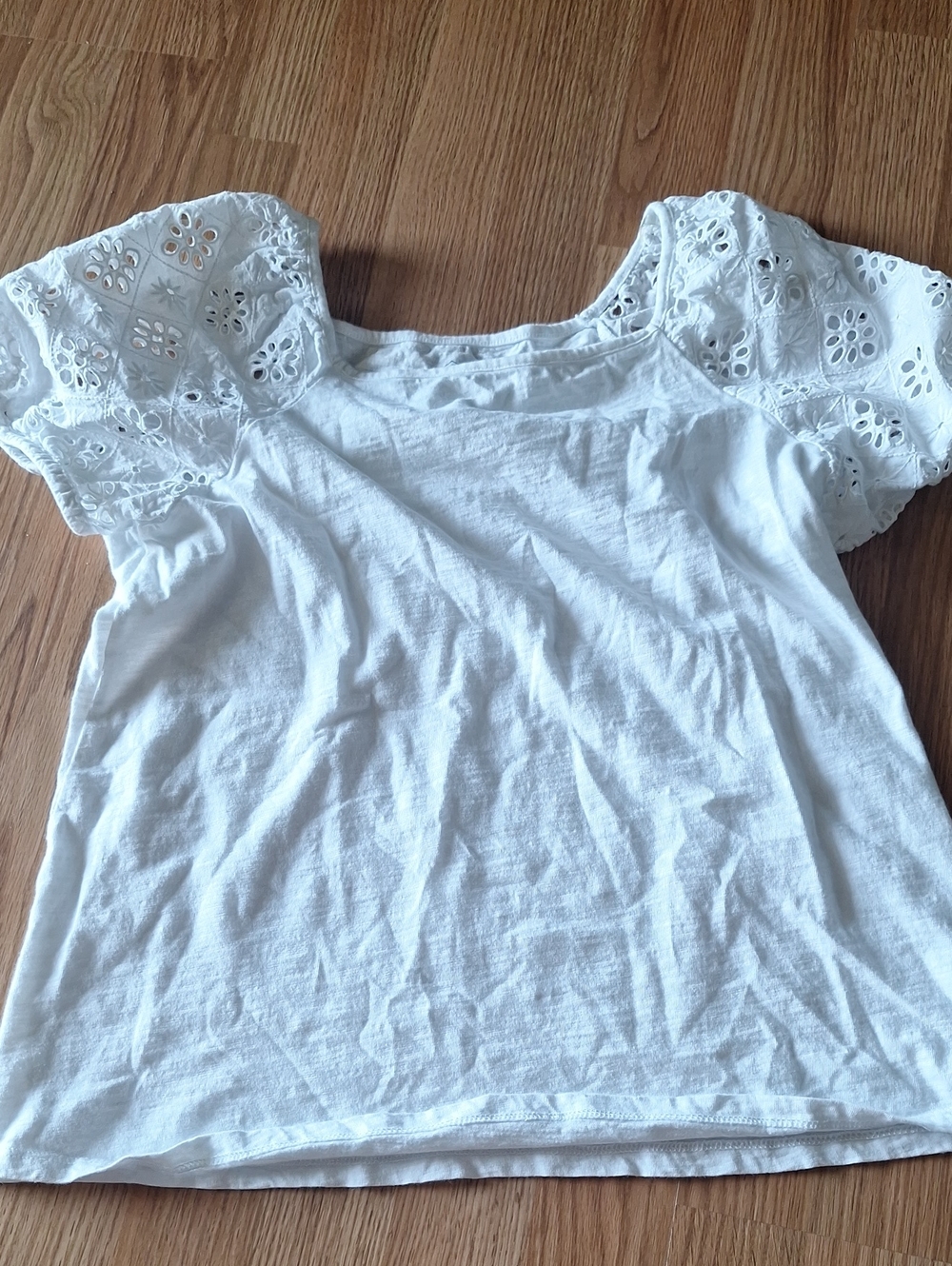 St. John's Bay White Eyelet Puff Sleeve Top